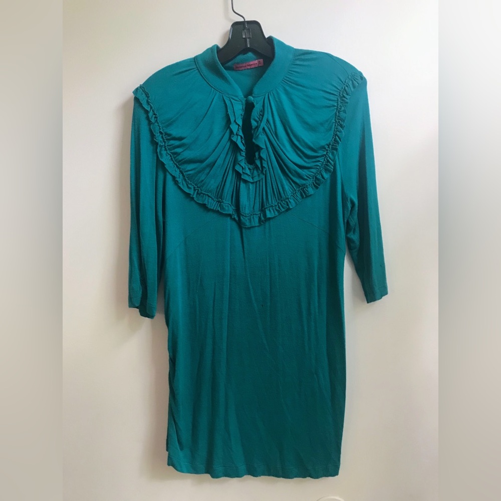 Maternity short sleeve teal tunic.